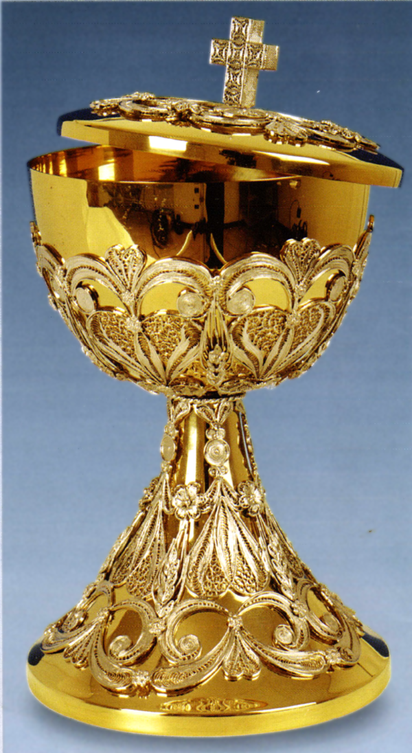 Pisside liturgica in filigrana d'argento dorata cm 20