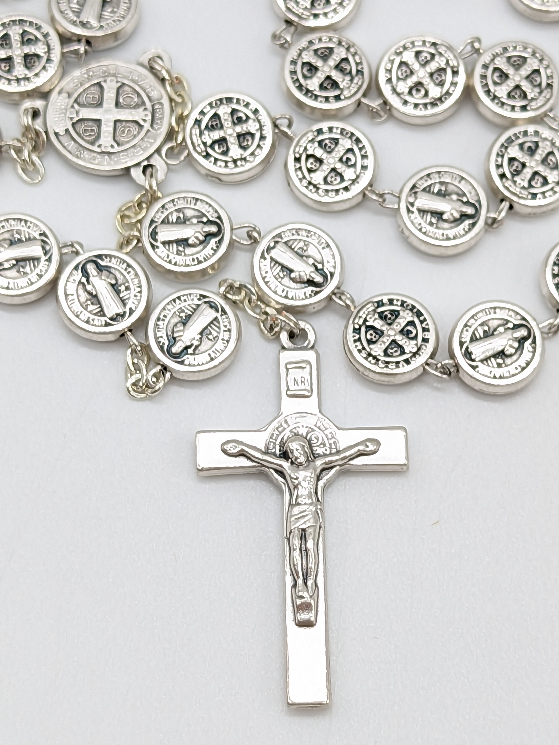 Rosario di San Benedetto cm. 54 con medaglie e croce in metallo